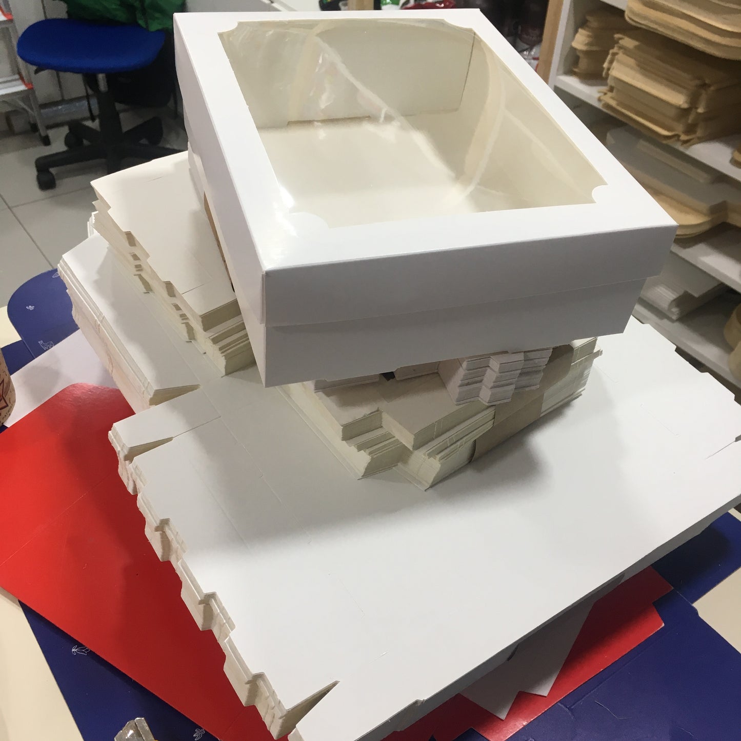 Caja Blanca con Ventana 25x20x7cm