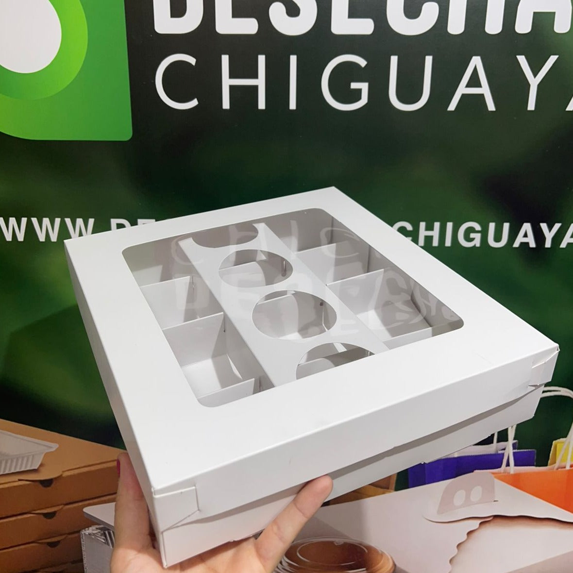 Caja Blanca con separaciones picoteo